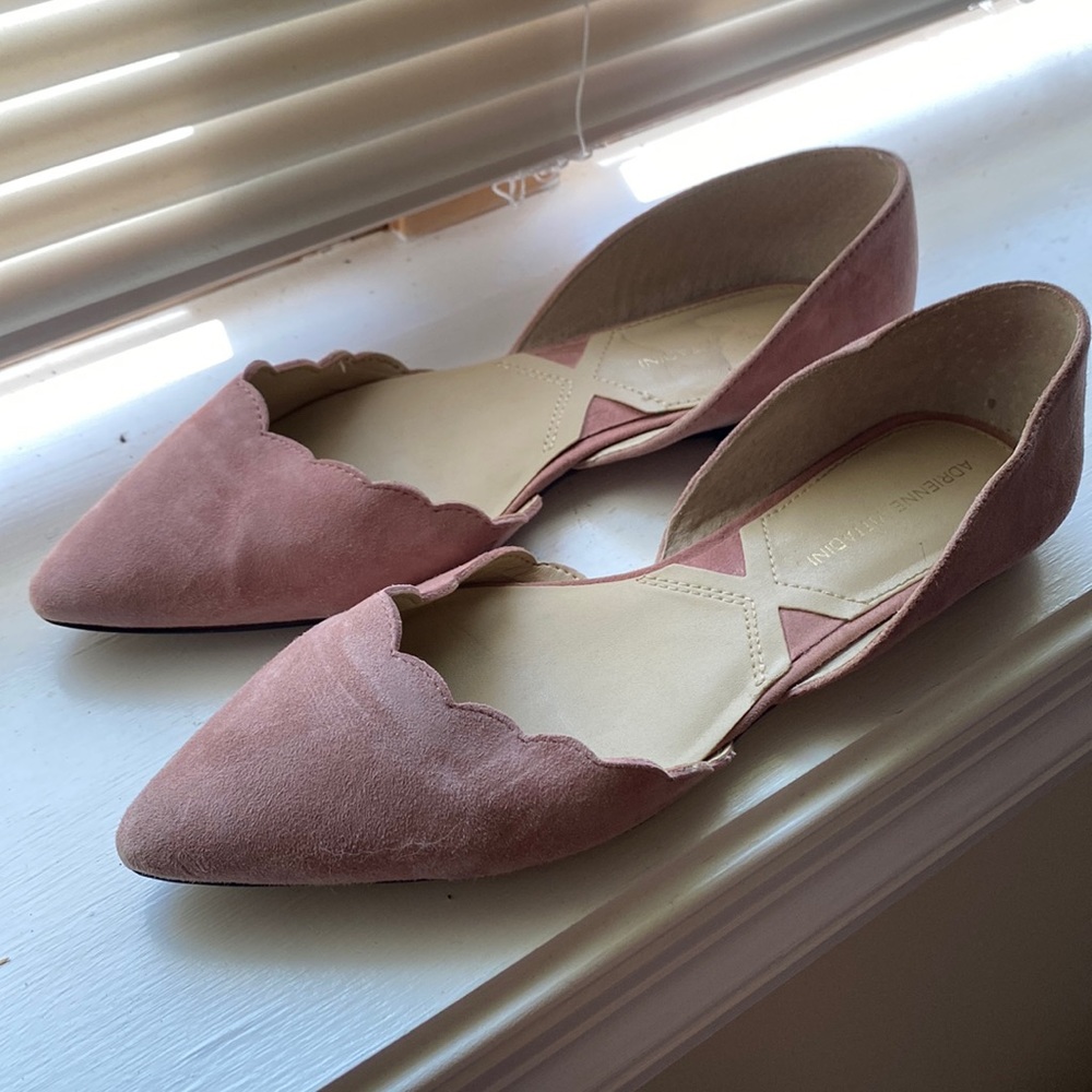 Adrienne Vittadini Scalloped Pointed Toe Flats, size 8, suede